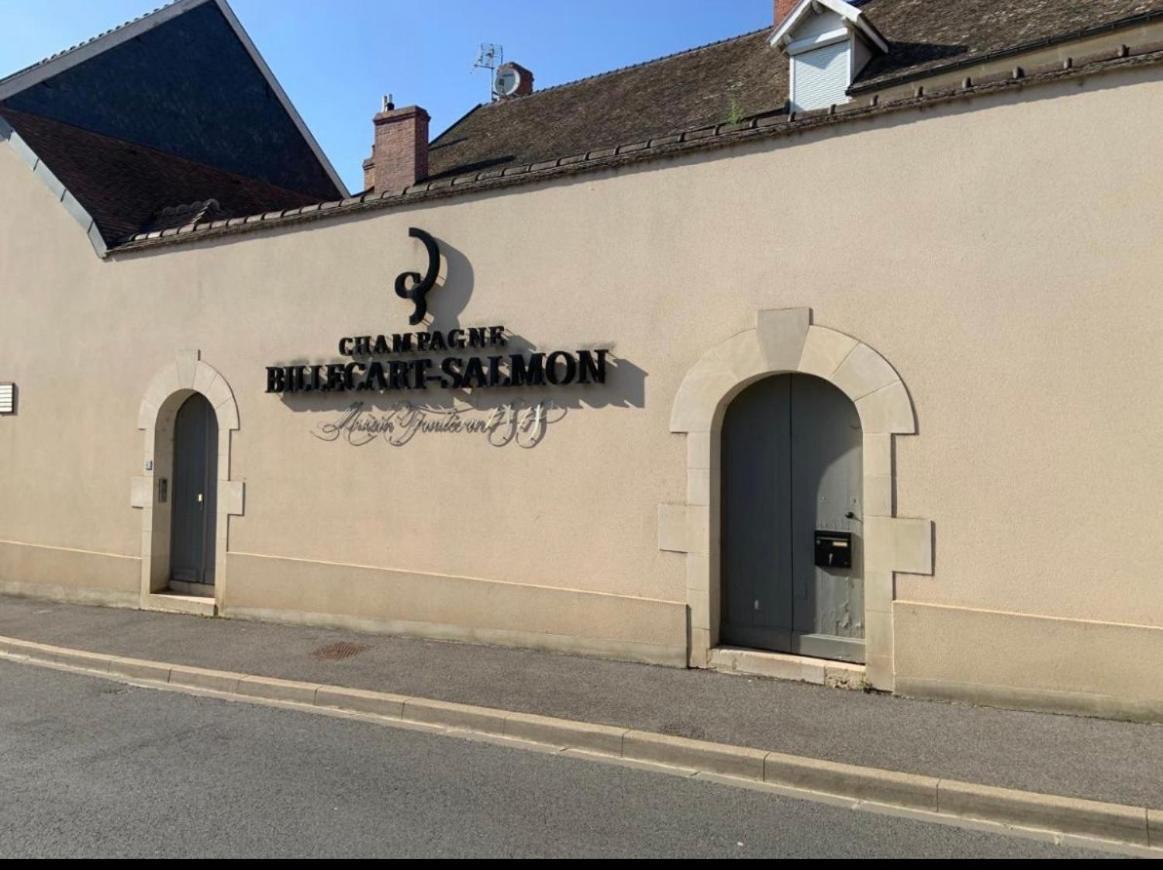 Ay Central Ay-Champagne Exterior photo